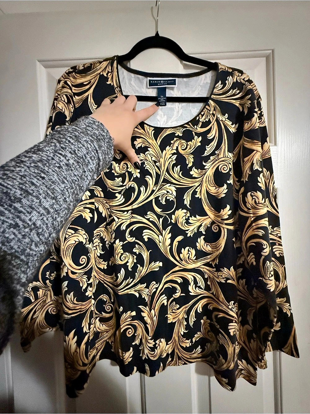 Notations Women's Abstract Long Sleeve Blouse Size Medium
